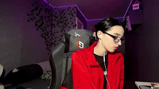 NightFoxxx online show from 05/18/26, 01:06