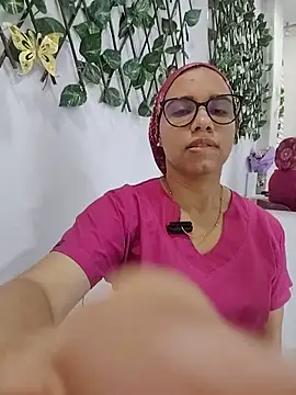 Snapshot of alanahot94 chatting on 06/17/26, 04:52 alanahot94 online show from 06/17/26, 04:52