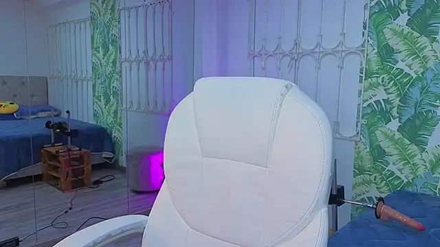 Snapshot of baby_julieta00 chatting on 05/19/26, 04:41 baby julieta00 online show from 05/19/26, 04:41