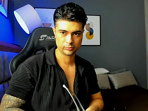 Snapshot of ZEI-001 chatting on 05/11/26, 01:33 ZEI-001 online show from 05/11/26, 01:33