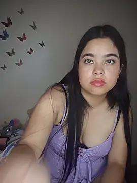 Snapshot of MiiaHott_W chatting on 05/24/26, 03:06 MiiaHott W online show from 05/24/26, 03:06