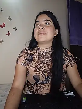 Snapshot of MiiaHott_W chatting on 07/08/26, 02:32 MiiaHott W online show from 07/08/26, 02:32