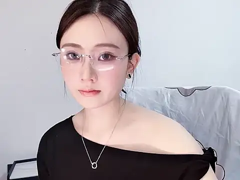  222Mia online show from 05/09/26, 07:02