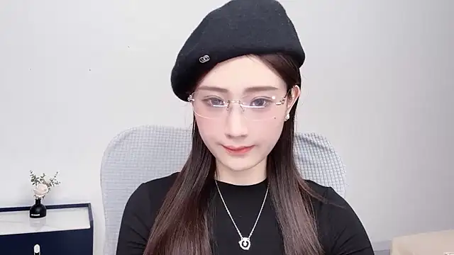 Snapshot of _222Mia chatting on 05/17/26, 05:27 222Mia online show from 05/17/26, 05:27