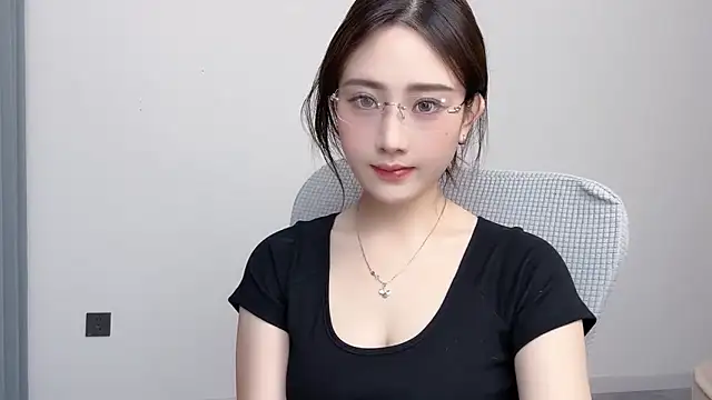 Snapshot of _222Mia chatting on 06/17/26, 11:23 222Mia online show from 06/17/26, 11:23
