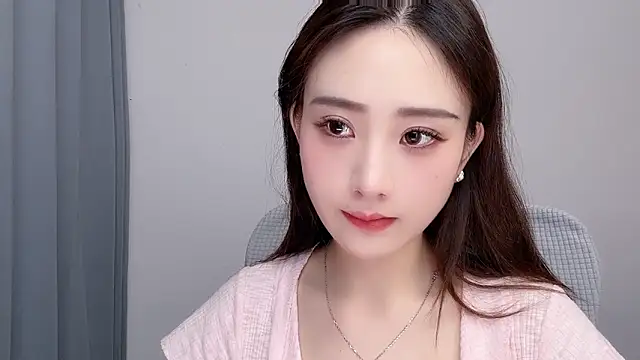Snapshot of _222Mia chatting on 06/25/26, 04:23 222Mia online show from 06/25/26, 04:23