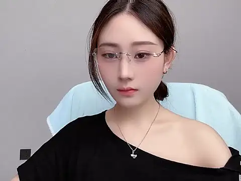 Snapshot of _222Mia chatting on 07/04/26, 03:13 222Mia online show from 07/04/26, 03:13