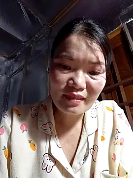 Snapshot of -Trici- chatting on 06/05/26, 03:46 -Trici- online show from 06/05/26, 03:46