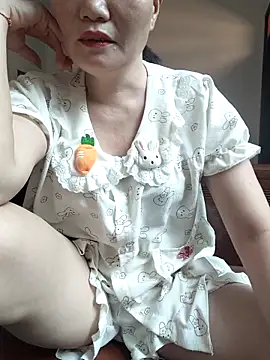 Snapshot of -Trici- chatting on 06/29/26, 02:07 -Trici- online show from 06/29/26, 02:07