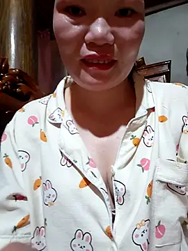 Snapshot of -Trici- chatting on 07/05/26, 11:01 -Trici- online show from 07/05/26, 11:01