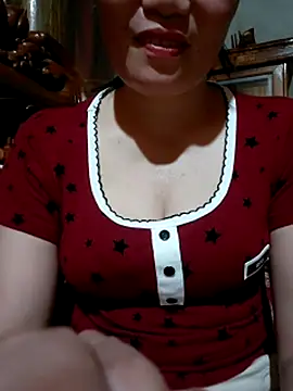 Snapshot of -Trici- chatting on 07/06/26, 11:07 -Trici- online show from 07/06/26, 11:07