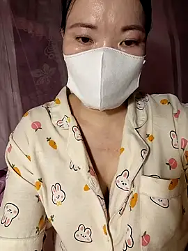 Snapshot of -Trici- chatting on 07/11/26, 01:14 -Trici- online show from 07/11/26, 01:14