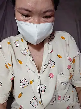 Snapshot of -Trici- chatting on 07/12/26, 02:35 -Trici- online show from 07/12/26, 02:35