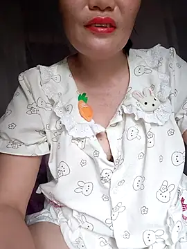 Snapshot of -Trici- chatting on 07/14/26, 10:21 -Trici- online show from 07/14/26, 10:21