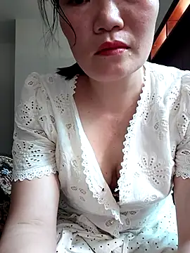 Snapshot of -Trici- chatting on 07/18/26, 09:13 -Trici- online show from 07/18/26, 09:13