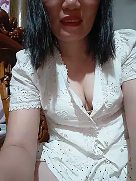 Snapshot of -Trici- chatting on 07/20/26, 11:51 -Trici- online show from 07/20/26, 11:51