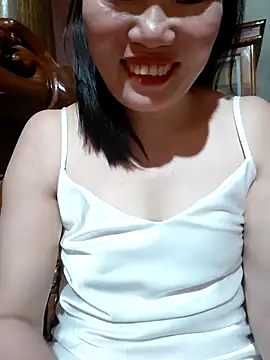 Snapshot of -Trici- chatting on 07/23/26, 03:54 -Trici- online show from 07/23/26, 03:54