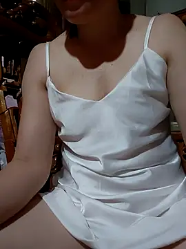 Snapshot of -Trici- chatting on 07/28/26, 12:29 -Trici- online show from 07/28/26, 12:29