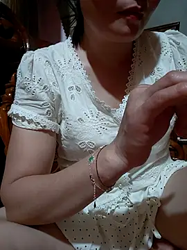 Snapshot of -Trici- chatting on 07/29/26, 12:03 -Trici- online show from 07/29/26, 12:03