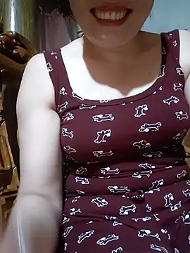 Snapshot of -Trici- chatting on 07/30/26, 12:48 -Trici- online show from 07/30/26, 12:48
