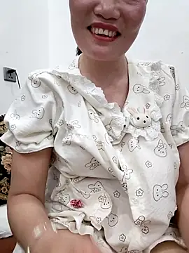 Snapshot of -Trici- chatting on 08/04/26, 02:41 -Trici- online show from 08/04/26, 02:41