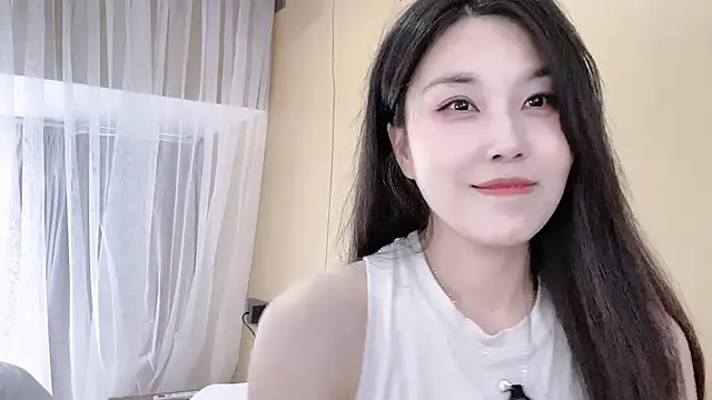 Snapshot of Emma_qiqi chatting on 05/19/26, 04:19 Emma qiqi online show from 05/19/26, 04:19