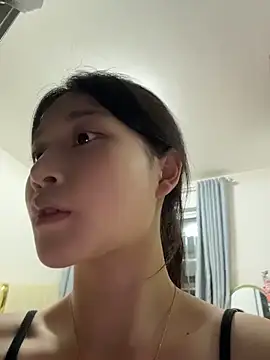 cuteluky18 online show from 05/21/26, 12:23