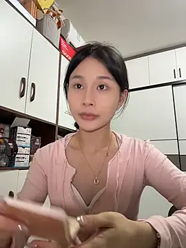 cuteluky18 online show from 05/24/26, 12:10