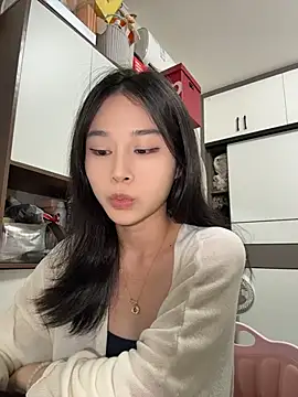 cuteluky18 online show from 05/25/26, 01:50
