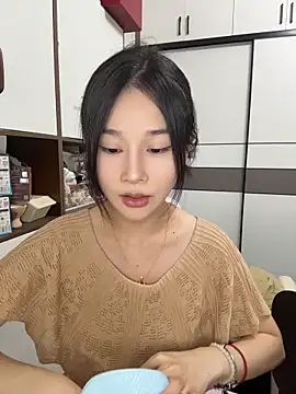 cuteluky18 online show from 05/27/26, 01:08