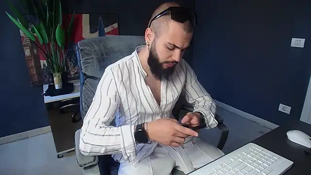 OscarWillss online show from 06/18/26, 04:57