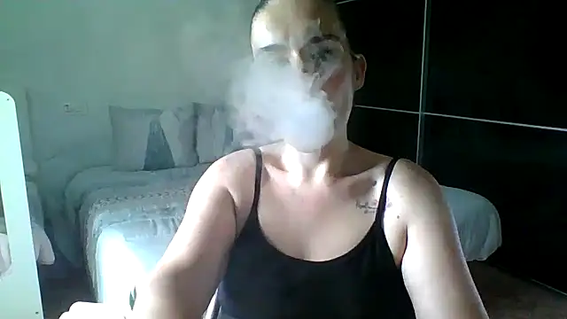 Snapshot of aurasensual69 chatting on 05/16/26, 03:33 aurasensual69 online show from 05/16/26, 03:33