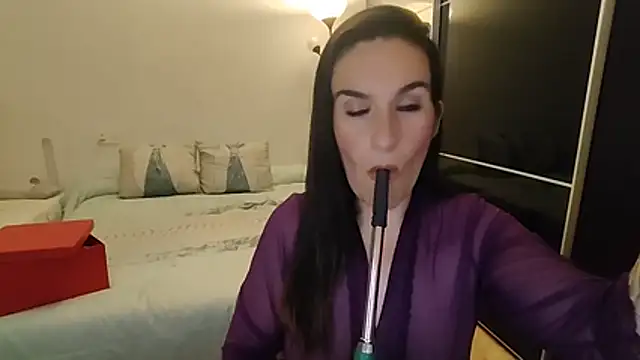 Snapshot of aurasensual69 chatting on 06/19/26, 10:35 aurasensual69 online show from 06/19/26, 10:35