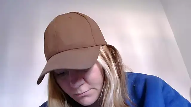 Snapshot of AllisonLove2 chatting on 08/01/26, 08:08 AllisonLove2 online show from 08/01/26, 08:08