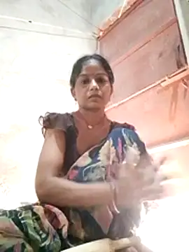 Snapshot of CHANDNi_700 chatting on 05/31/26, 12:34 CHANDNi 700 online show from 05/31/26, 12:34