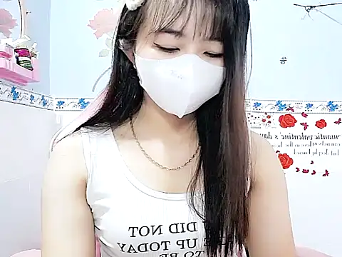 Snapshot of Emilysexy_cut chatting on 05/20/26, 05:02 Emilysexy cut online show from 05/20/26, 05:02