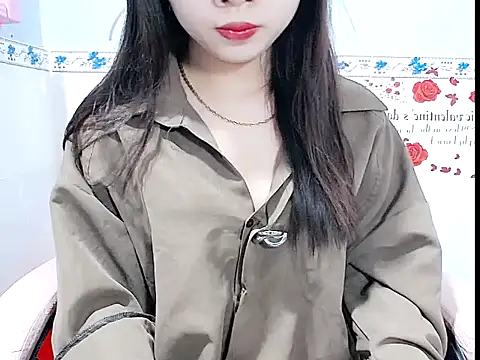 Snapshot of Emilysexy_cut chatting on 06/14/26, 04:58 Emilysexy cut online show from 06/14/26, 04:58