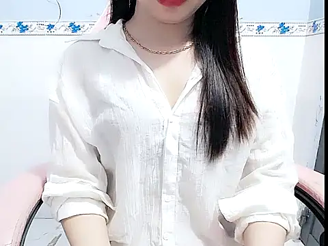 Snapshot of Emilysexy_cut chatting on 06/29/26, 05:14 Emilysexy cut online show from 06/29/26, 05:14