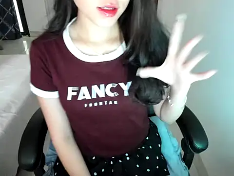 Linh smile  online show from 06/30/26, 08:26