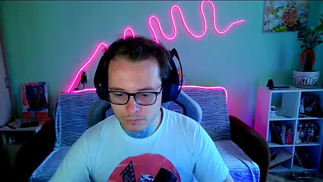 MeLanXolik online show from 05/12/26, 02:36