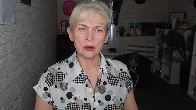 Snapshot of Nia_Natur chatting on 05/22/26, 05:14 Nia Natur online show from 05/22/26, 05:14