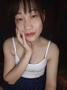 Snapshot of Logii_x chatting on 05/16/26, 03:55 Logii x online show from 05/16/26, 03:55