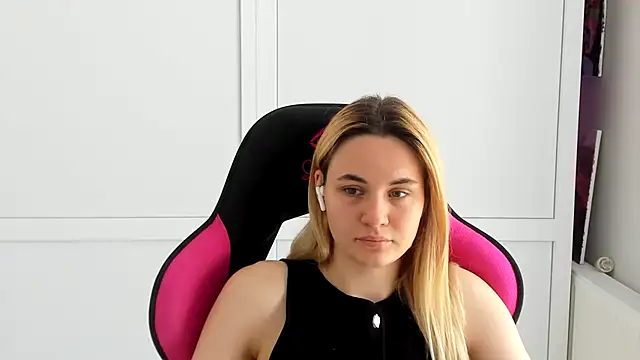 Emma starrs  online show from 06/11/26, 12:36