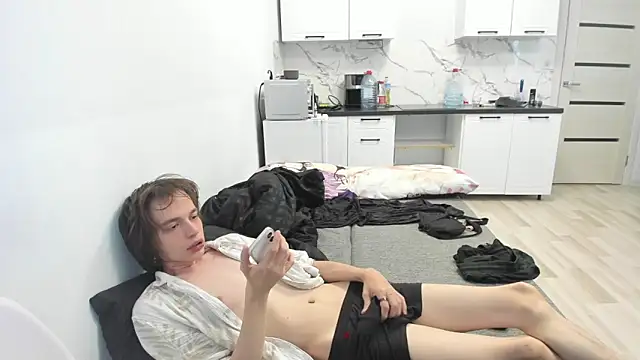 Snapshot of Nolan_Sagee chatting on 07/04/26, 10:21 Nolan Sagee online show from 07/04/26, 10:21