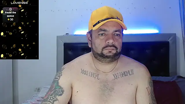 Snapshot of perverseveteranmanxxx chatting on 02/25/26, 02:43 perverseveteranmanxxx online show from 02/25/26, 02:43