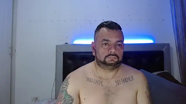 Snapshot of perverseveteranmanxxx chatting on 03/01/26, 02:02 perverseveteranmanxxx online show from 03/01/26, 02:02