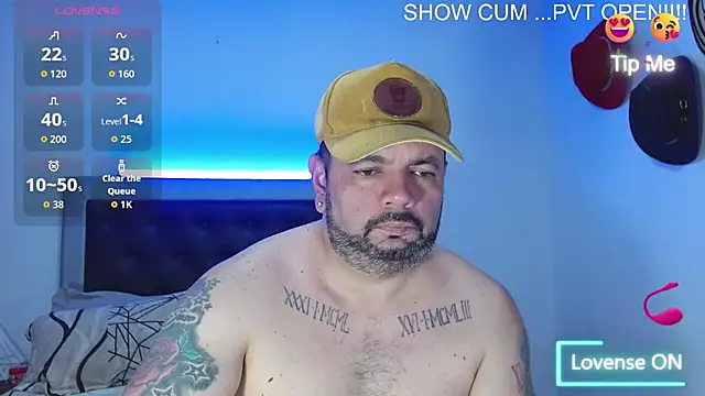 Snapshot of perverseveteranmanxxx chatting on 07/15/26, 11:43 perverseveteranmanxxx online show from 07/15/26, 11:43