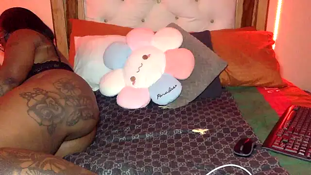 Snapshot of creamyamber chatting on 03/20/26, 01:21 creamyamber online show from 03/20/26, 01:21