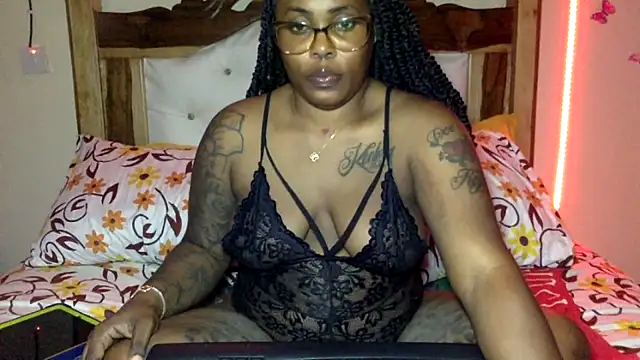 Snapshot of creamyamber chatting on 04/07/26, 01:39 creamyamber online show from 04/07/26, 01:39