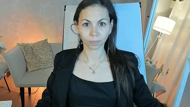 Snapshot of TrasyMorris chatting on 05/12/26, 11:18 TrasyMorris online show from 05/12/26, 11:18